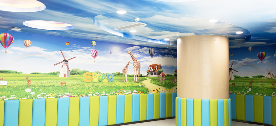 若您带着小朋友看牙，童趣园的趣味能让天性好动的小宝宝瞬间乐在其中，避免您分心分神。